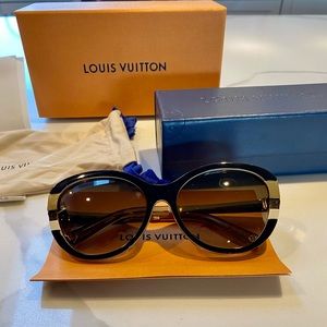 Louis Vuitton Petit Soupçon Cat Eye Sunglasses